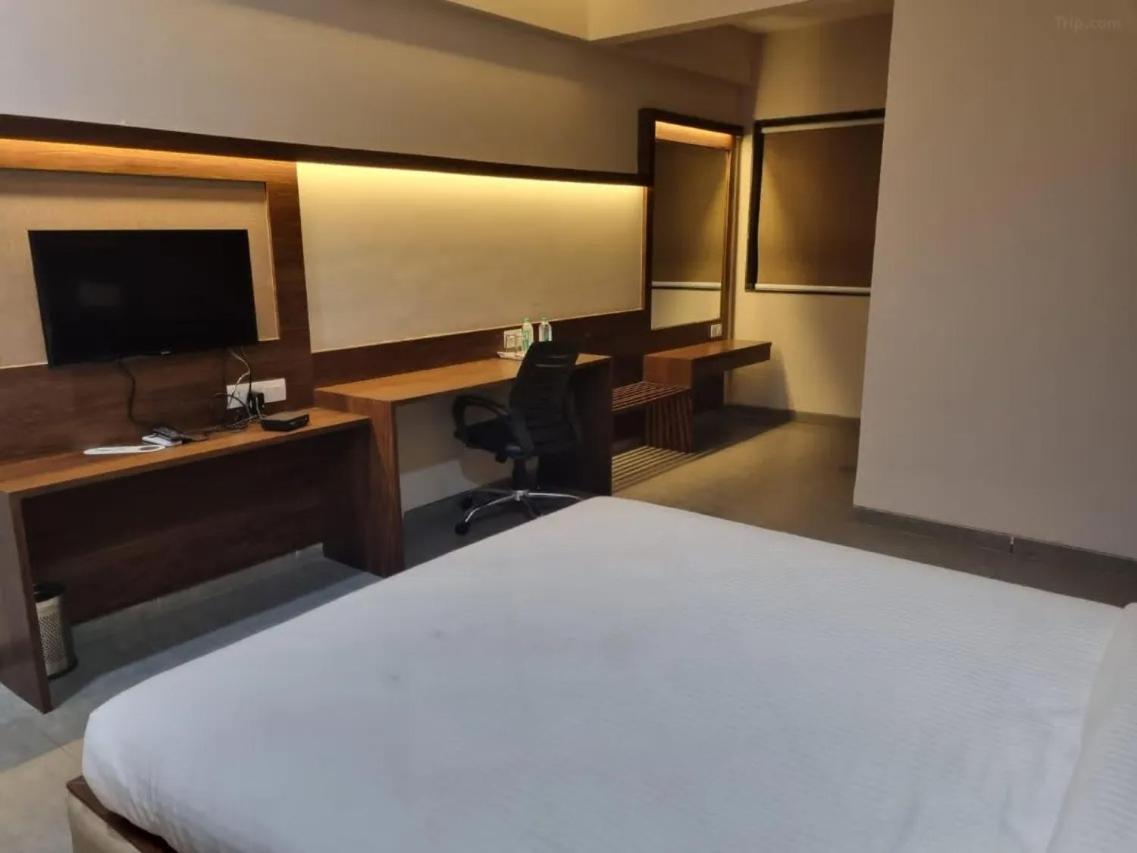 Club Azzurro Resort - Nalsarovar Nānodra Екстериор снимка